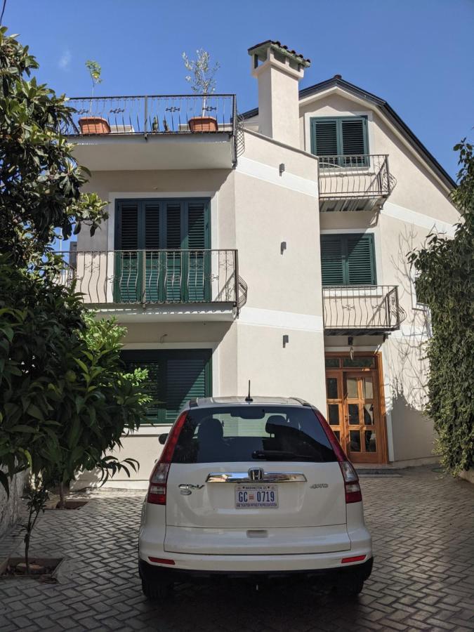 Condesa Nocleg ze śniadaniem Tirana