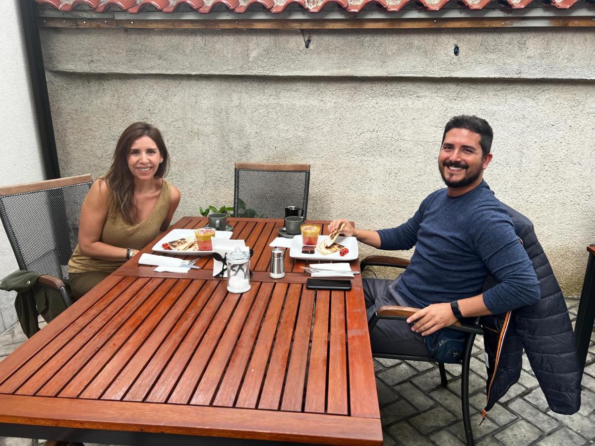 Condesa * Tirana